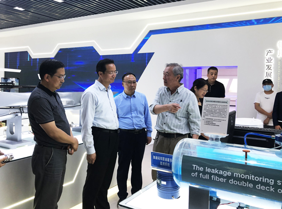 铜川市委各级领导莅临铜川产业技术研究院展览馆展示中心考察 铜川市委各级领导莅临铜川产业技术研究院展览馆展示中心考察